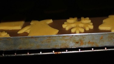 圣诞孩子最爱的糖霜饼干的做法