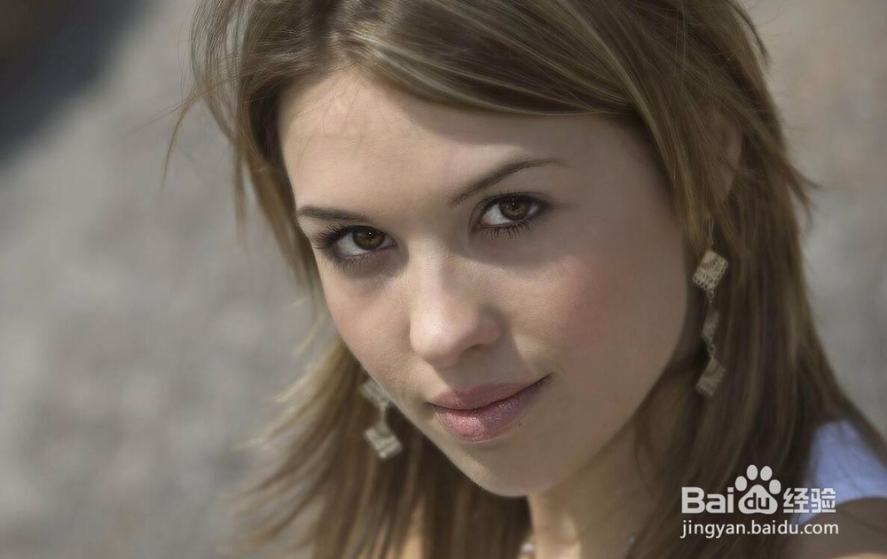 怎么用PS快速给人们磨皮?