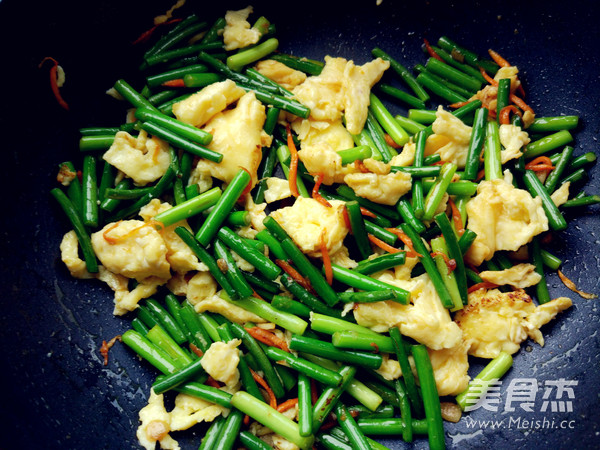 蒜薹炒鸡蛋的做法