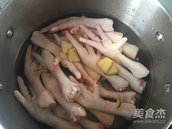 柠檬鸡爪的做法