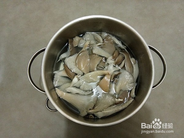 如何制作软炸平菇