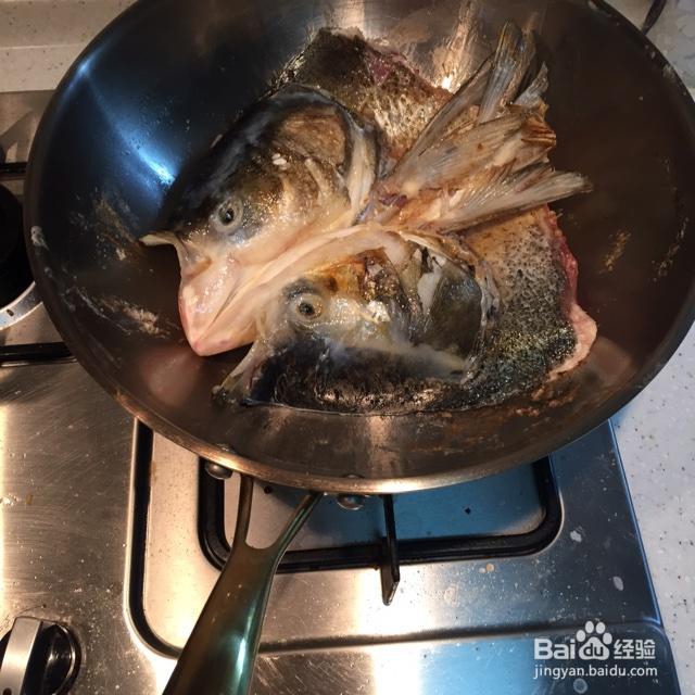 营养美味的家常鱼头泡饼