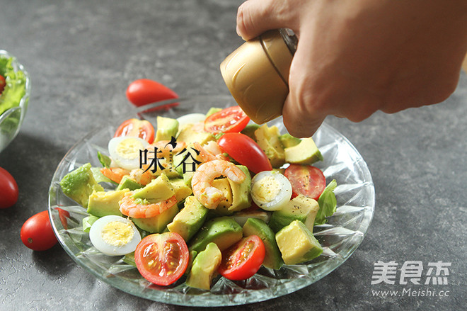 鲜虾牛油果沙拉