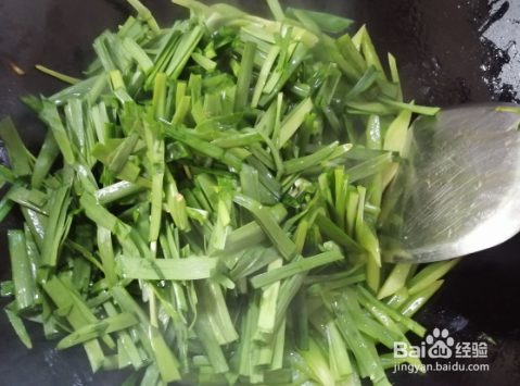 莴苣炒韭菜的做法