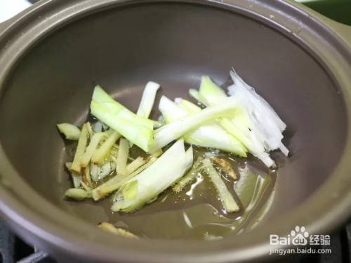 怎样做出家常菜系列之丝瓜鱼片砂锅