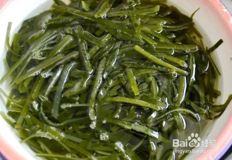 蒜茸辣酱海带丝