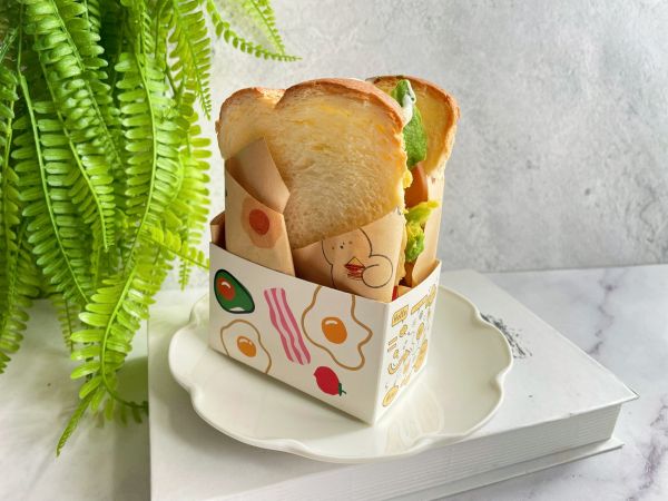 牛油果滑蛋三明治