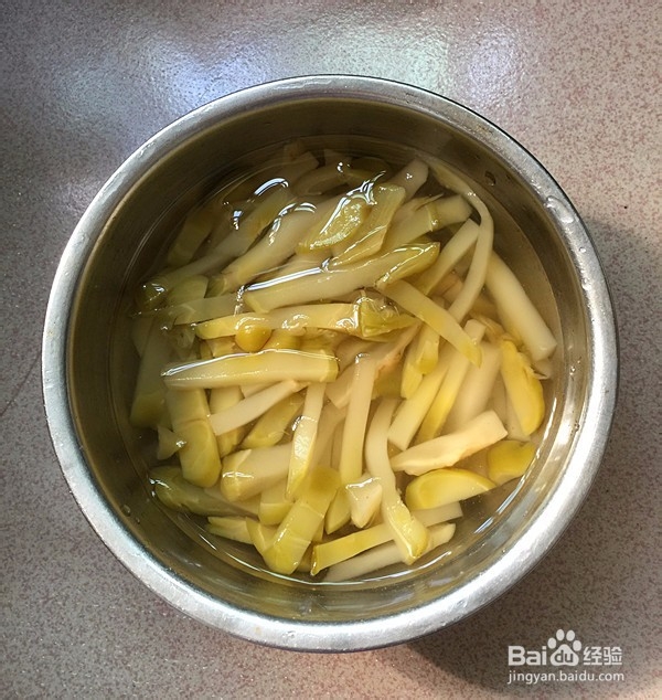 如何做出好吃的泡椒榨菜烧鱼腩