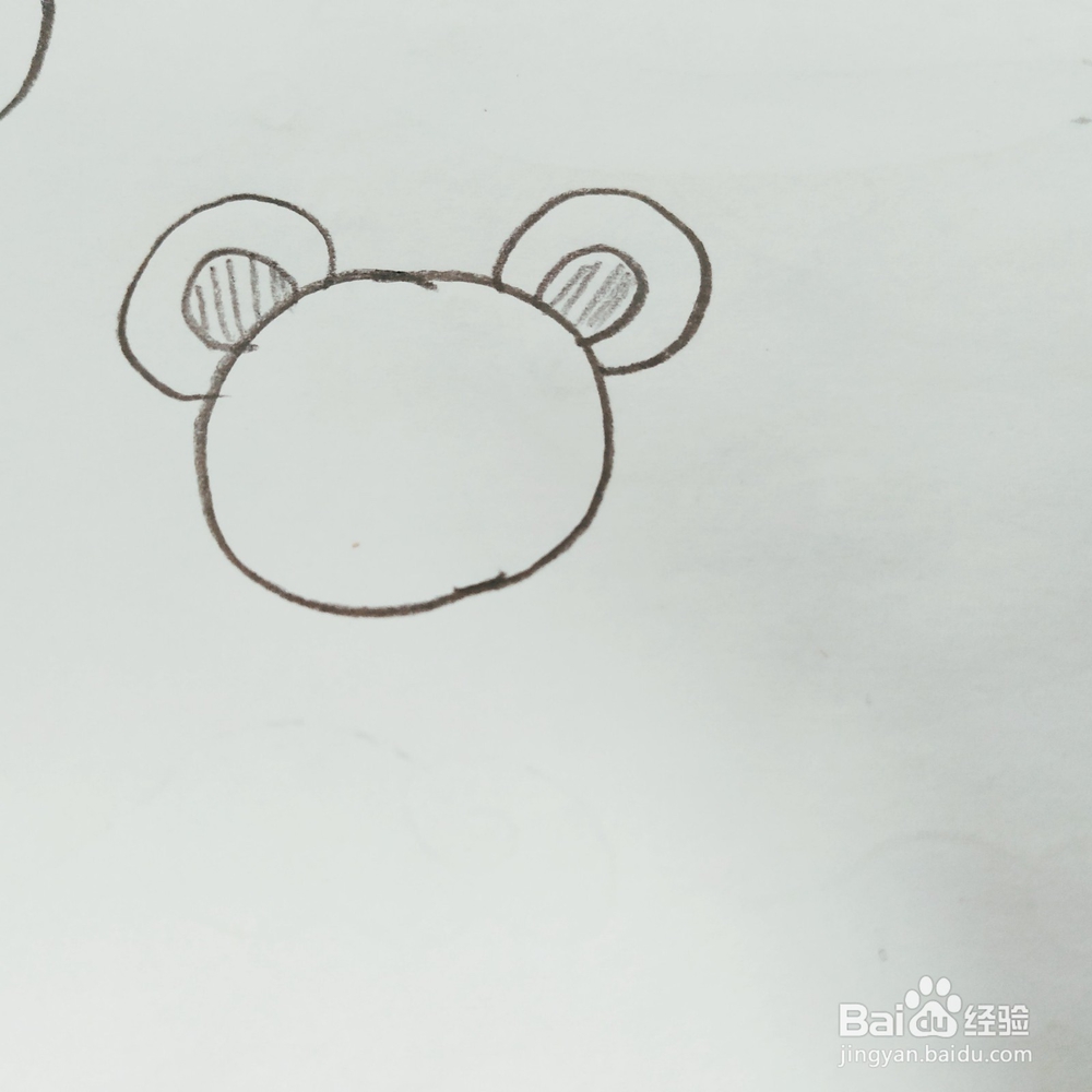 怎么画一只栽树的小老鼠简笔画呢？