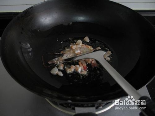 肉酱虾仁拌意面