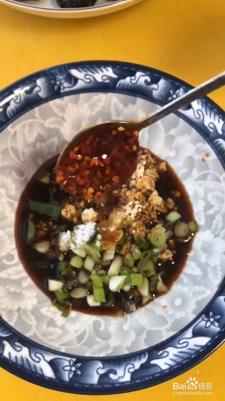 怎样在家正确自制味美的酱汁松花蛋