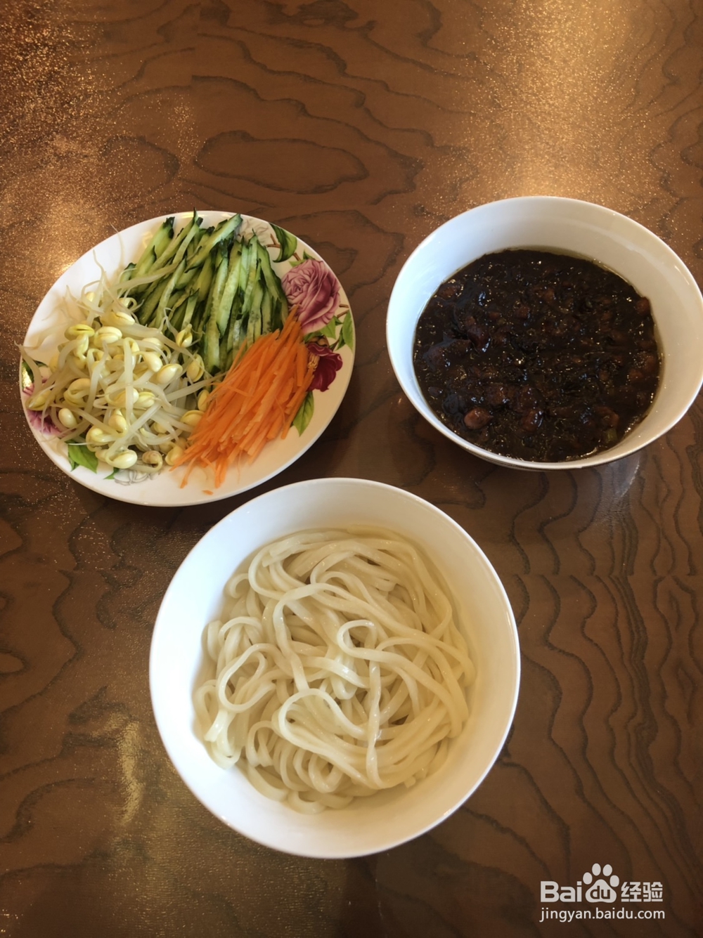 又酥又香的香菇肉酱面