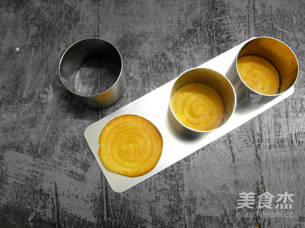 草莓奶酪慕斯蛋糕