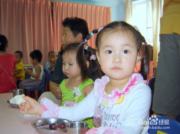 怎么让宝宝尽快适应幼儿园的生活？