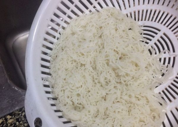 培根彩蔬炒米粉