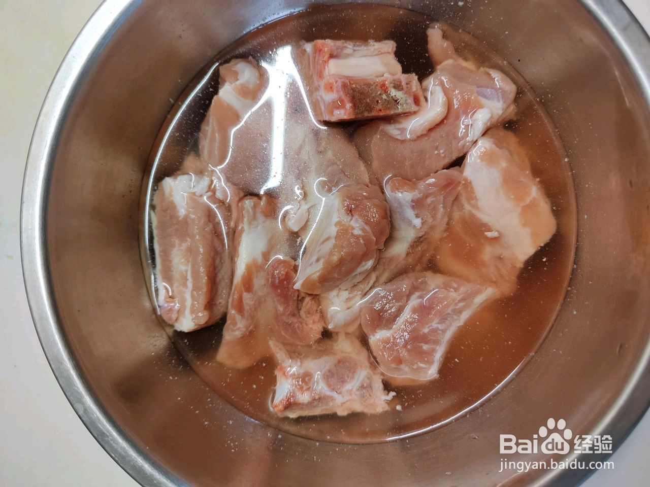 山药萝卜玉米排骨汤的做法