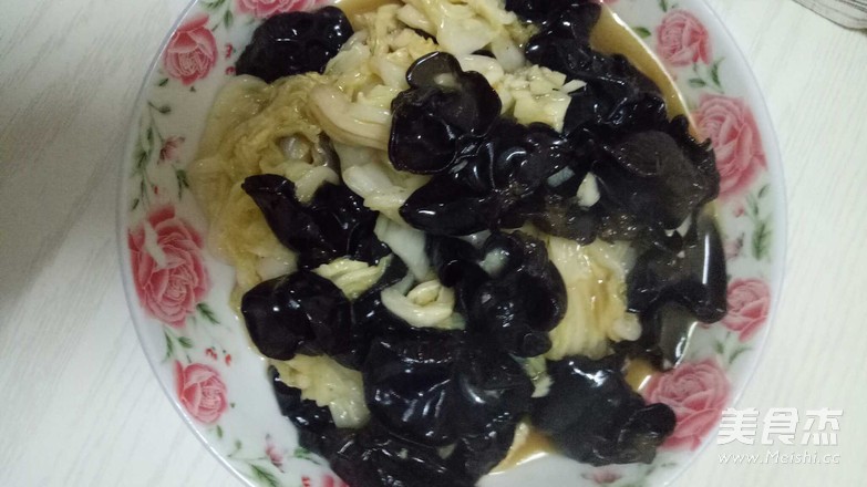 木耳炒白菜的做法