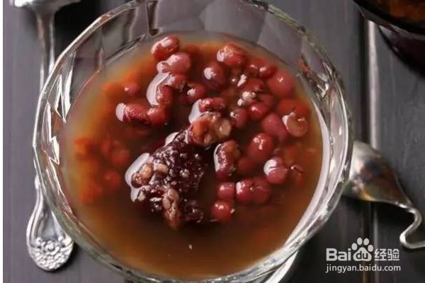 还在大口吃红糖，除了变胖一点保养作用也没用上