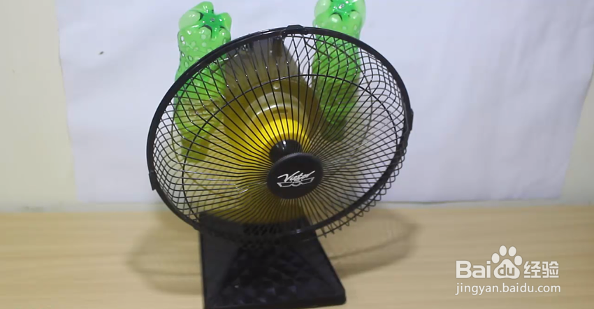 怎么用瓶子自制空调