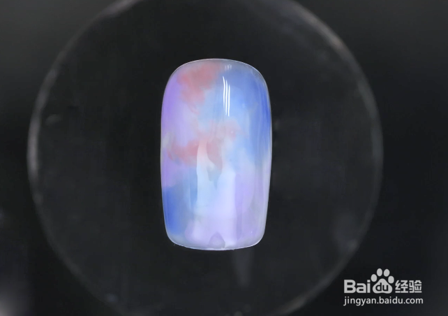 怎样做蓝紫色晕染美甲？