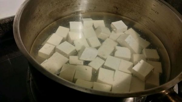 鱼籽牛肉酱烩山水豆腐