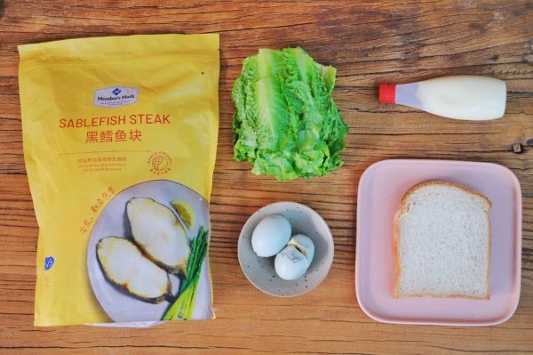 咸蛋黄酸梅鳕鱼三明治