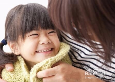 如果防止静电伤害宝宝?