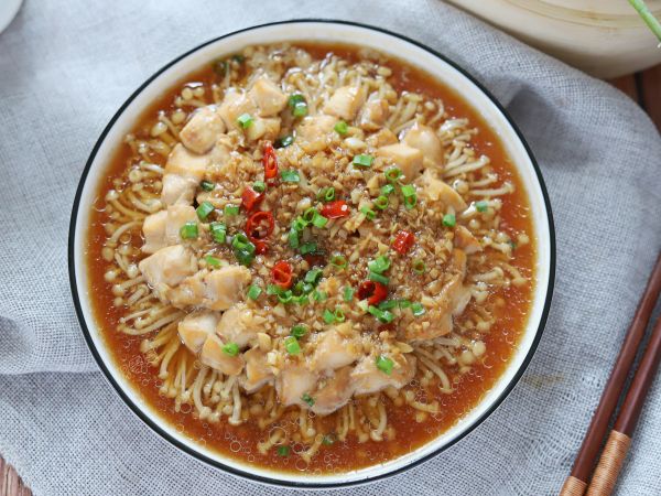 蒜蓉金针菇蒸鸡胸肉