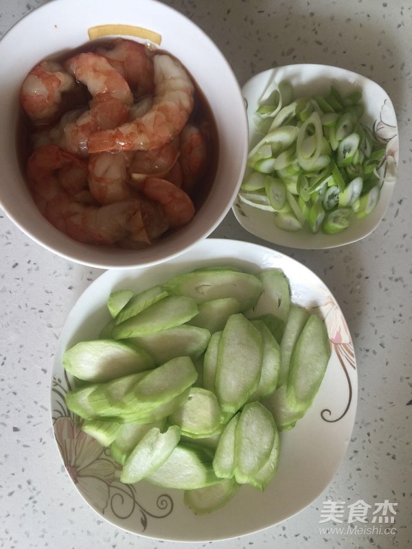 虾球烧丝瓜的做法