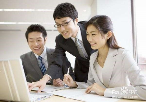 如何运用主动帮忙说服对方