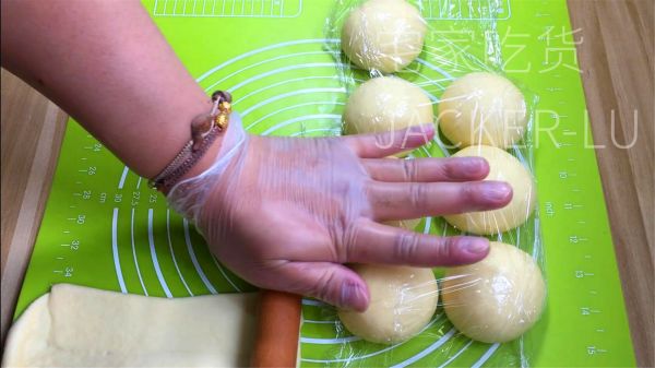 超松软牛奶面包