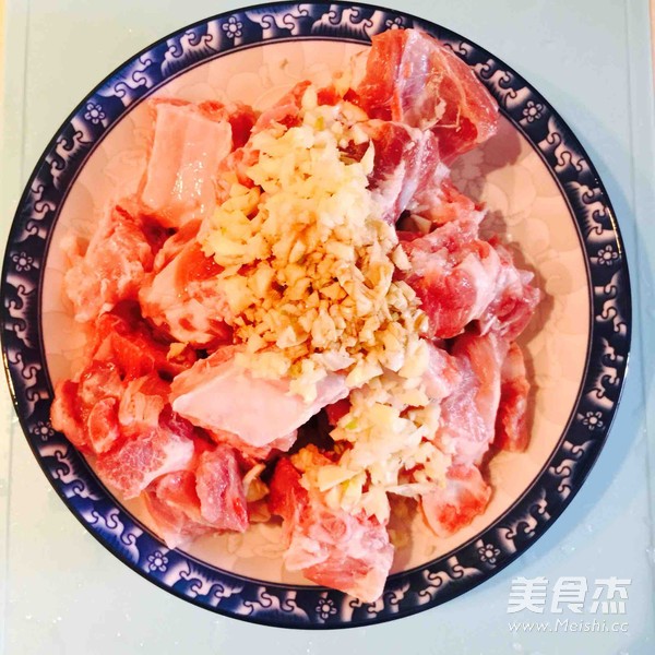 蒜蓉排骨的做法