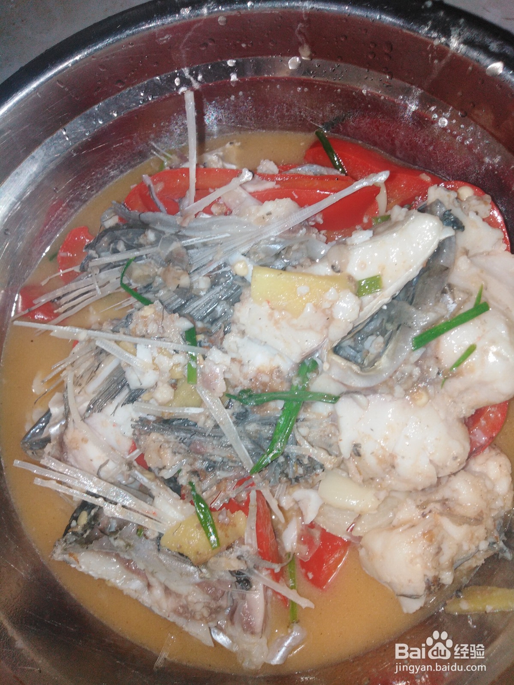 草鱼煮苹果椒的做法