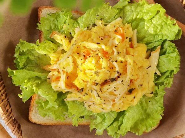 蟹柳滑蛋开放式三明治