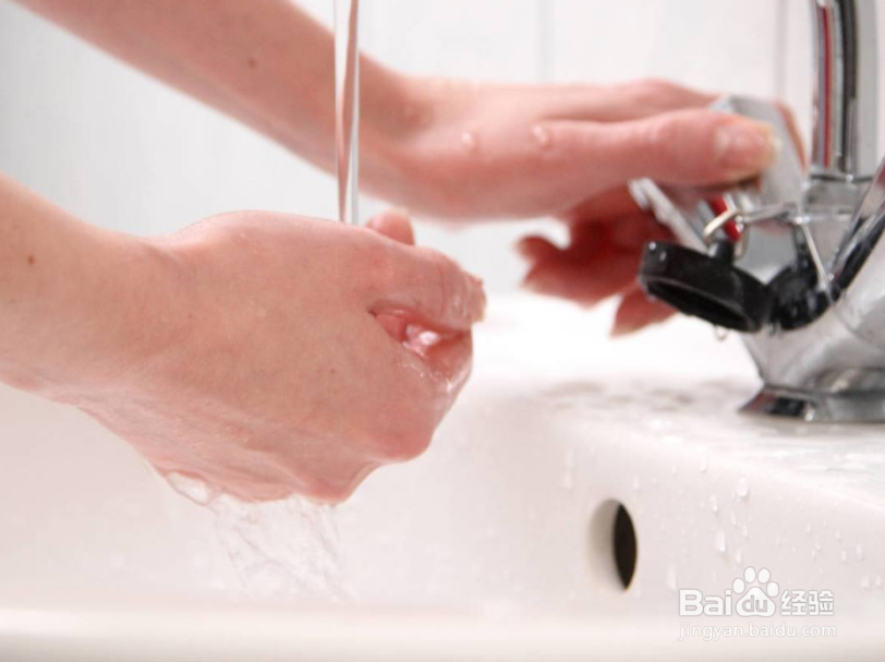 夏天长痘要注意什么