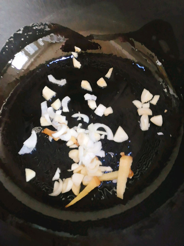 虾仁裙带菜豆腐汤
