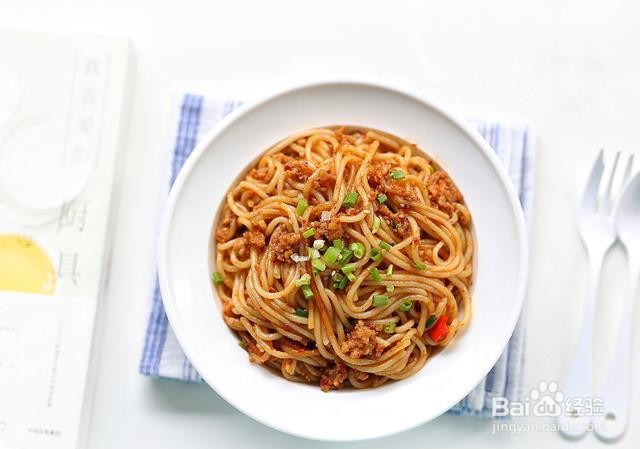 家庭自制酱香肉末炒米粉
