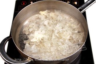 雪耳海米拌香芹