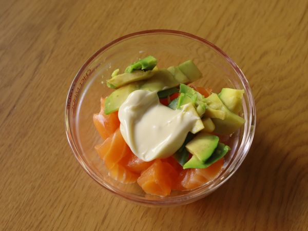 挪威三文鱼牛油果苏打塔塔