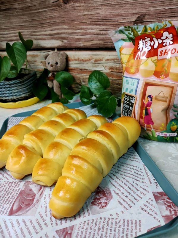 椰香毛毛虫面包