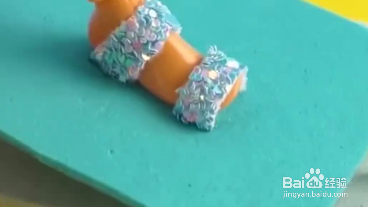 如何制作芭比的闪亮凉拖鞋