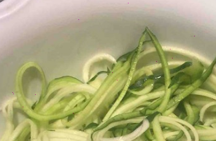 家常夏南瓜面条的做法