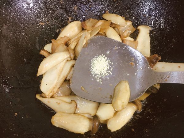 杏鲍菇炒五花肉