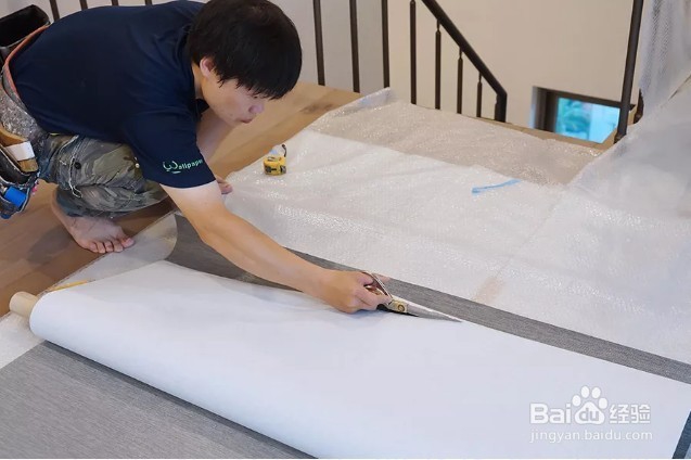 家里墙纸如何黏贴