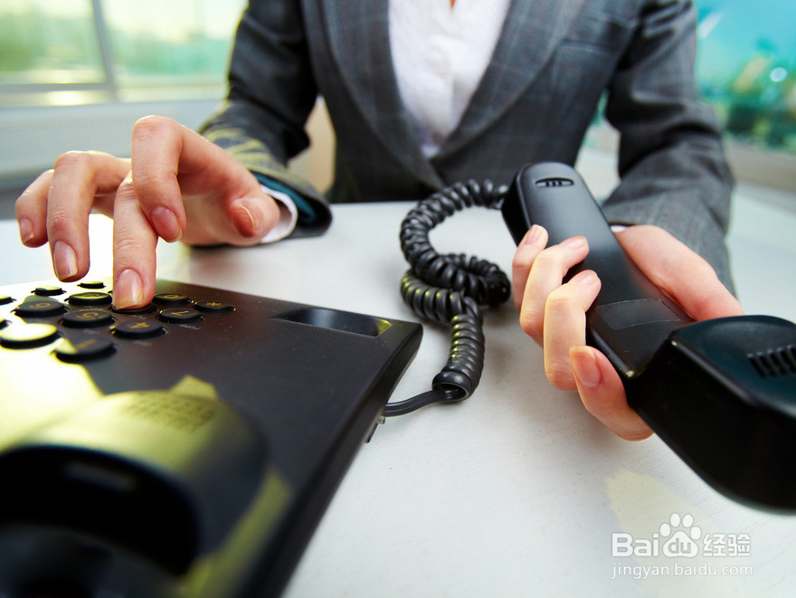 卖房房东败诉后拒不给定金怎么办