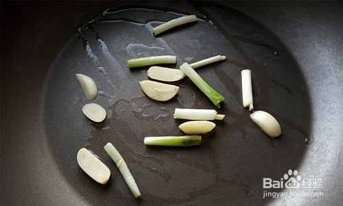 私房食谱：葱爆鸡丁