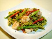 怎样自制宵夜绿酱虾球螺丝面