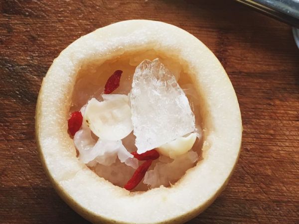 冰糖川贝雪梨盅