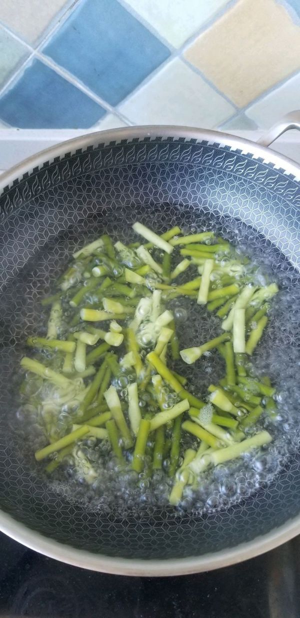 蒜薹土豆洋葱溜肉片