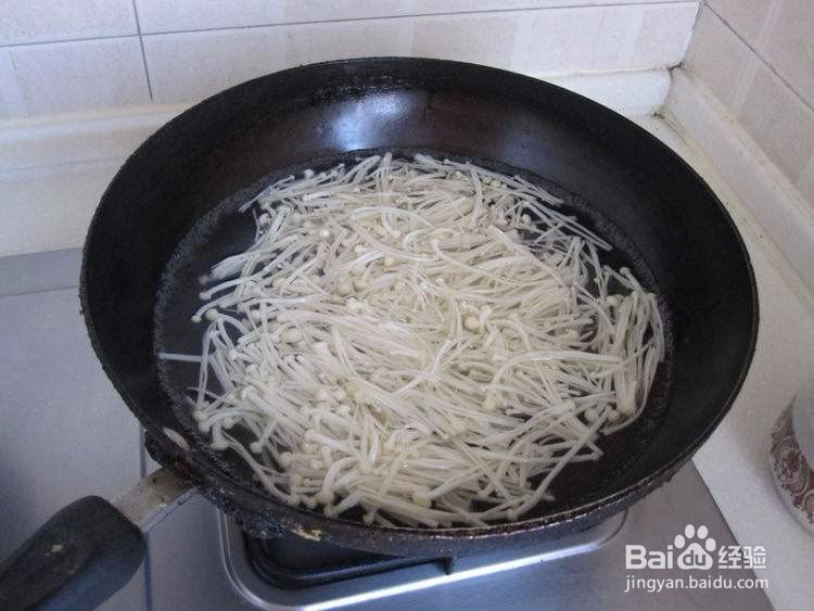 白灼蒜蓉金针菇的做法